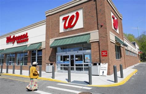 Walgreens Pharmacy is a nationwide pharmacy chain that offers a full complement of services. . Walgreens pharmacy university ave